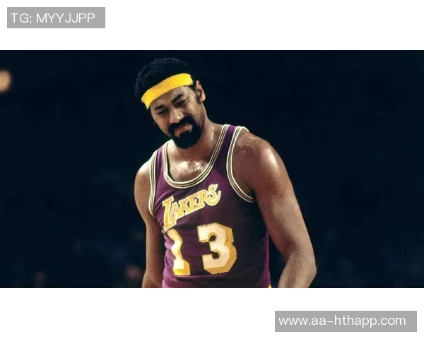 字母哥盛赞詹姆斯称其为所有运动员的榜样与自己最敬仰的球员之一 字母哥盛赞詹姆斯称其为所有运动员的榜样与自己最敬仰的球员之一