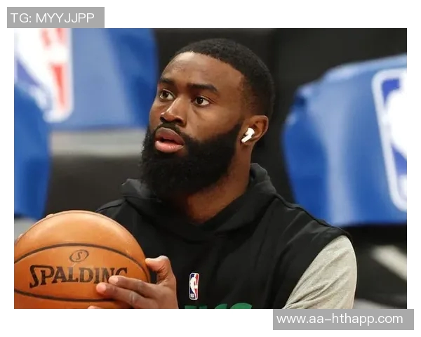 麦坎茨称赞杰伦布朗为后卫攻防一体最佳球员不谈文班与字母 麦坎茨称赞杰伦布朗为后卫攻防一体最佳球员不谈文班与字母